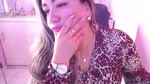 Arielle online show from April 2026 07:07:01 PM