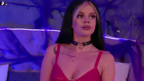 Ariell online show from October 2025 07:07:02 PM