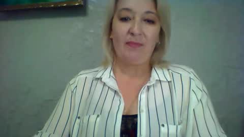 ArielXLoveresss online show from June 2026 09:44:02 AM