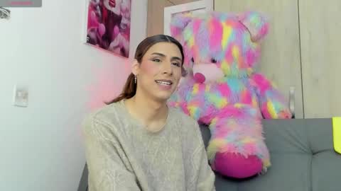 Ariana Forero ---- independet model online show from November 2025 02:51:01 PM