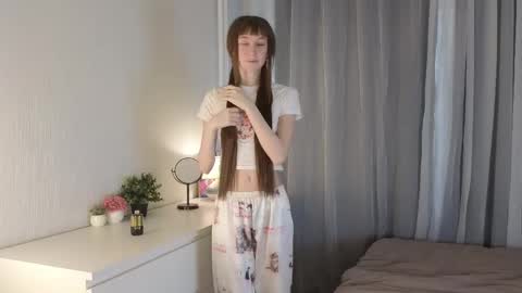 Snapshot of arina_waifu chatting on April 2026 03:31:02 PM Arina online show from April 2026 03:31:02 PM