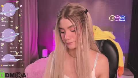 Snapshot of arinextdoor chatting on September 2025 10:13:01 PM Ari online show from September 2025 10:13:01 PM