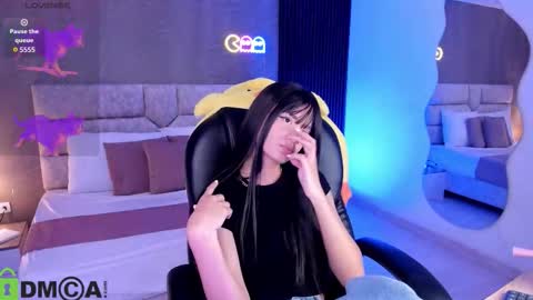 Snapshot of arinextdoor chatting on October 2025 10:21:02 PM Ari online show from October 2025 10:21:02 PM