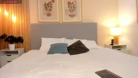 Ari Robert online show from September 2025 04:36:01 AM