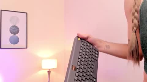   Nice to meet you  thumb up me please its important I  LOOK MY BIO DOWN online show from February 2026 04:07:01 AM