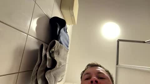 armyskater32 online show from April 2026 08:19:02 AM