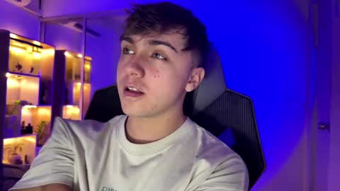 Snapshot of aron__cooper chatting on September 2025 12:55:01 AM aron__cooper online show from September 2025 12:55:01 AM