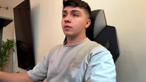 aron__cooper online show from May 2026 02:22:02 PM