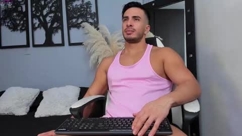 Snapshot of aron_bulgarelli_ chatting on February 2025 10:57:01 AM Aron online show from February 2025 10:57:01 AM