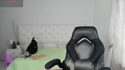 Aron cruz  online show from January 2025 01:46:01 PM