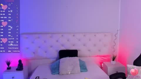 Aron cruz  online show from October 2025 01:19:01 PM