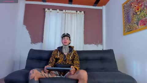 Snapshot of aron_ford chatting on September 2025 12:32:02 PM Aron ford online show from September 2025 12:32:02 PM