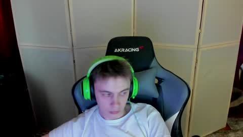 Snapshot of aron_neall chatting on December 2024 09:29:02 AM biggest penis online show from December 2024 09:29:02 AM