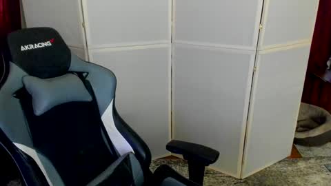 Snapshot of aron_neall chatting on December 2024 08:00:02 AM biggest penis online show from December 2024 08:00:02 AM