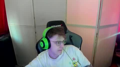 Snapshot of aron_neall chatting on March 2025 07:34:02 AM biggest penis online show from March 2025 07:34:02 AM