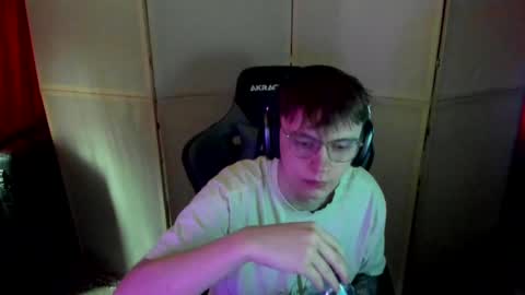 Snapshot of aron_neall chatting on March 2025 10:59:02 AM biggest penis online show from March 2025 10:59:02 AM