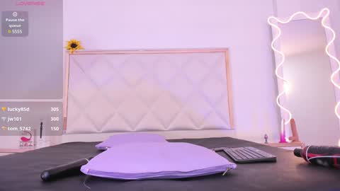  your aron  online show from December 2024 12:44:01 PM