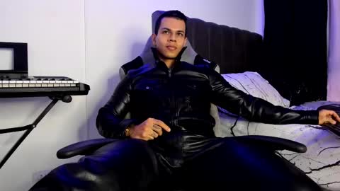 DarkMaster online show from February 2025 02:33:01 PM