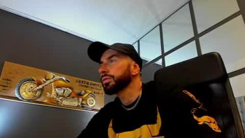 Snapshot of arongrant chatting on June 2026 08:45:02 AM AronGrant online show from June 2026 08:45:02 AM