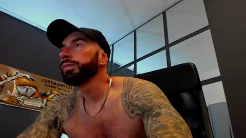 Snapshot of arongrant chatting on June 2026 07:40:01 AM AronGrant online show from June 2026 07:40:01 AM