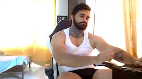 aronmiller online show from November 2025 04:18:02 PM