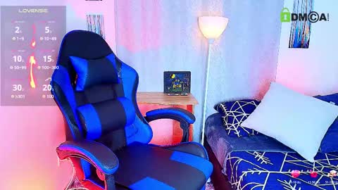 noah and ivy online show from November 2025 10:36:02 AM