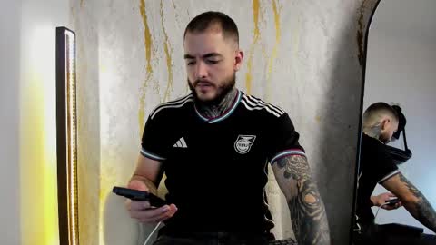 Snapshot of aronwade chatting on December 2025 04:51:01 AM Aron online show from December 2025 04:51:01 AM