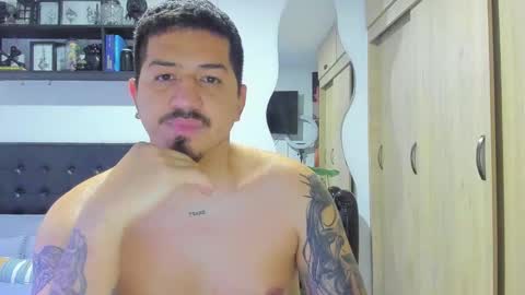 ARON  Independent model  online show from October 2025 12:32:02 AM