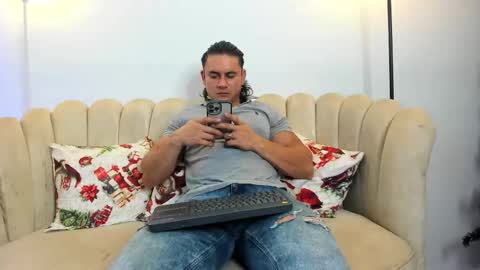   online show from November 2025 10:34:02 PM