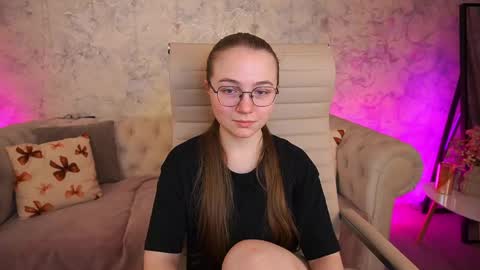 Snapshot of arrinawair chatting on April 2026 06:41:02 AM arrinawair online show from April 2026 06:41:02 AM