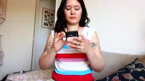 Snapshot of arrosemoi chatting on May 2026 08:00:01 AM arrosemoi online show from May 2026 08:00:01 AM