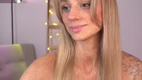 Snapshot of artease chatting on February 2025 08:20:01 AM Arti  Next Streams -  online show from February 2025 08:20:01 AM