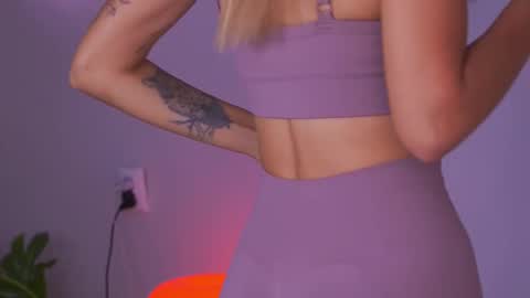 Snapshot of artease chatting on September 2025 04:22:01 AM Arti  Next Streams -  online show from September 2025 04:22:01 AM