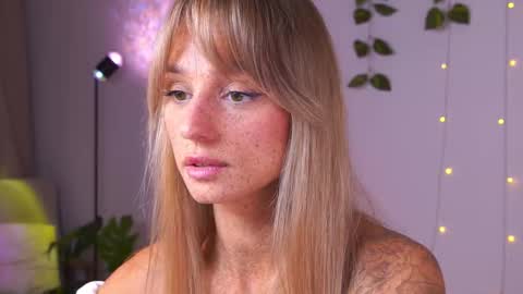 Snapshot of artease chatting on October 2025 07:50:01 AM Arti  Next Streams -  online show from October 2025 07:50:01 AM