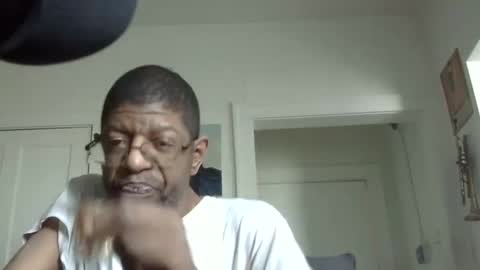 Snapshot of arteblazze chatting on March 2025 04:07:02 PM Arteblazze not daddy boy bitch or nigga online show from March 2025 04:07:02 PM