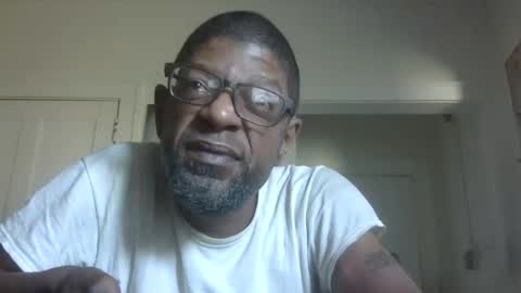 Snapshot of arteblazze chatting on October 2025 04:28:01 PM Arteblazze not daddy boy bitch or nigga online show from October 2025 04:28:01 PM