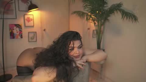 Chloe  online show from December 2025 11:11:01 PM