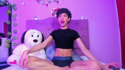 Snapshot of artemis_jones chatting on April 2026 07:10:01 PM Artemis online show from April 2026 07:10:01 PM