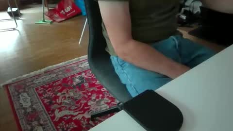 Snapshot of artesian99 chatting on October 2025 09:37:01 AM artesian99 online show from October 2025 09:37:01 AM