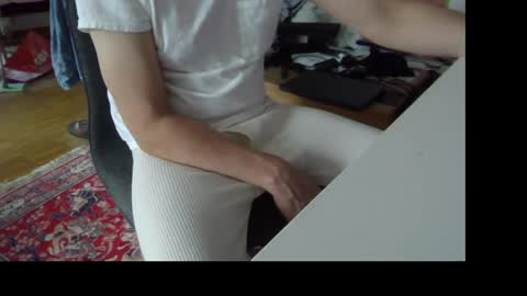 Snapshot of artesian99 chatting on May 2026 01:38:01 PM artesian99 online show from May 2026 01:38:01 PM