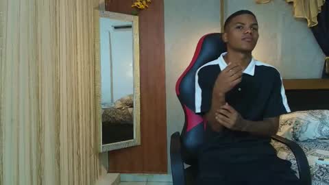 Snapshot of arthur_collins_ chatting on May 2026 08:26:02 PM ARTHUR online show from May 2026 08:26:02 PM