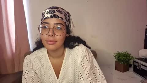 Mia online show from January 2026 12:53:01 PM