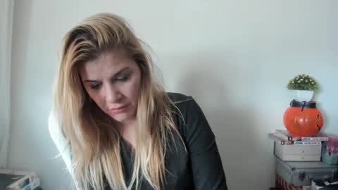Snapshot of artsyandcraftsy_ chatting on February 2025 02:41:01 PM MIA online show from February 2025 02:41:01 PM