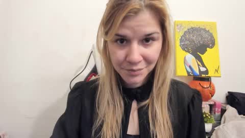 Snapshot of artsyandcraftsy_ chatting on March 2025 05:45:01 PM MIA online show from March 2025 05:45:01 PM