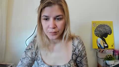 Snapshot of artsyandcraftsy_ chatting on March 2025 11:48:01 AM MIA online show from March 2025 11:48:01 AM