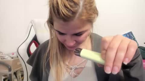 MIA online show from October 2025 11:16:01 PM