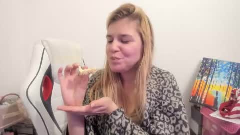 MIA online show from November 2025 10:53:02 PM