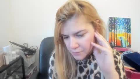 Snapshot of artsyandcraftsy_ chatting on February 2026 09:57:02 AM MIA online show from February 2026 09:57:02 AM