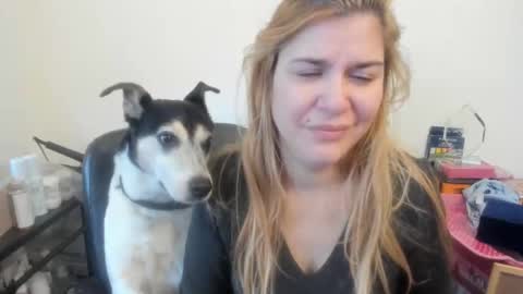 Snapshot of artsyandcraftsy_ chatting on February 2026 10:09:02 AM MIA online show from February 2026 10:09:02 AM