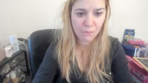 Snapshot of artsyandcraftsy_ chatting on February 2026 10:33:02 AM MIA online show from February 2026 10:33:02 AM